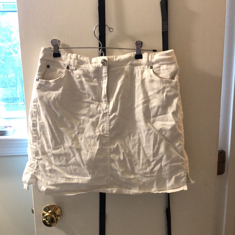 Size 12 white skort